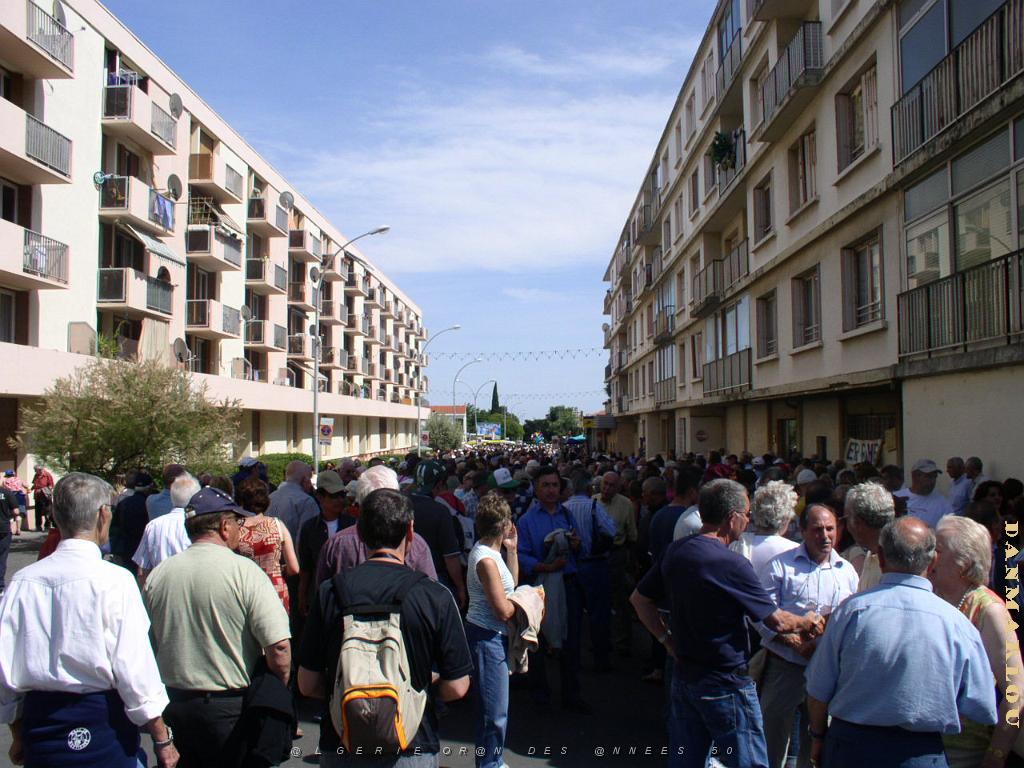 NIMES 25 MAI 2006 A  P1010107.JPG